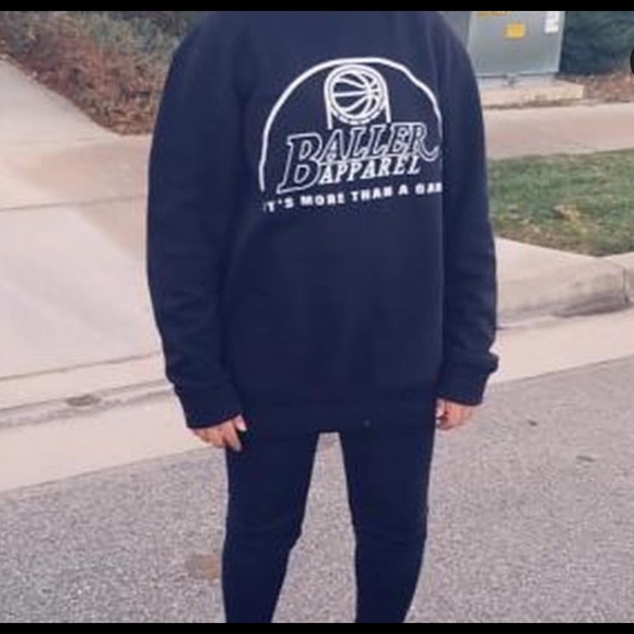Baller apparel   Black.  Sweater. All genders - Picture 3 of 3